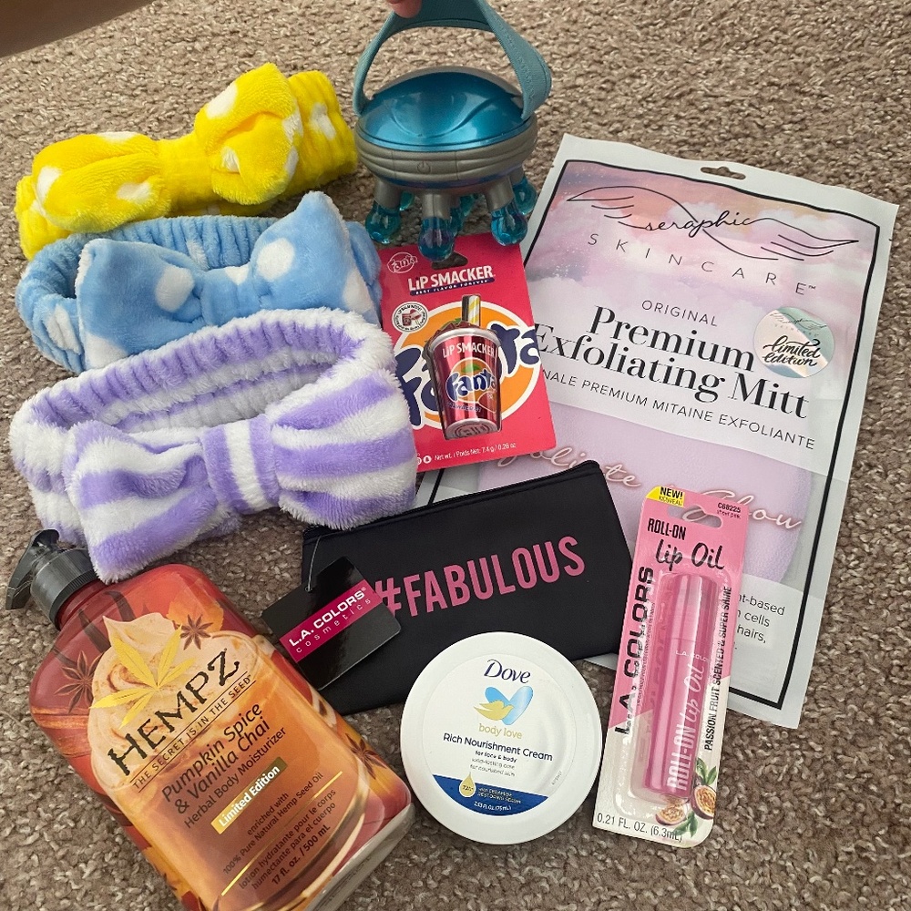 💋🛁. PAMPER YOURSELF! 🛁💋MASSAGER, LOTION, LIP CARE, SPA PRODUCTS